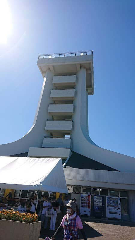 蓮沼海浜公園展望塔前広場 - Image 1