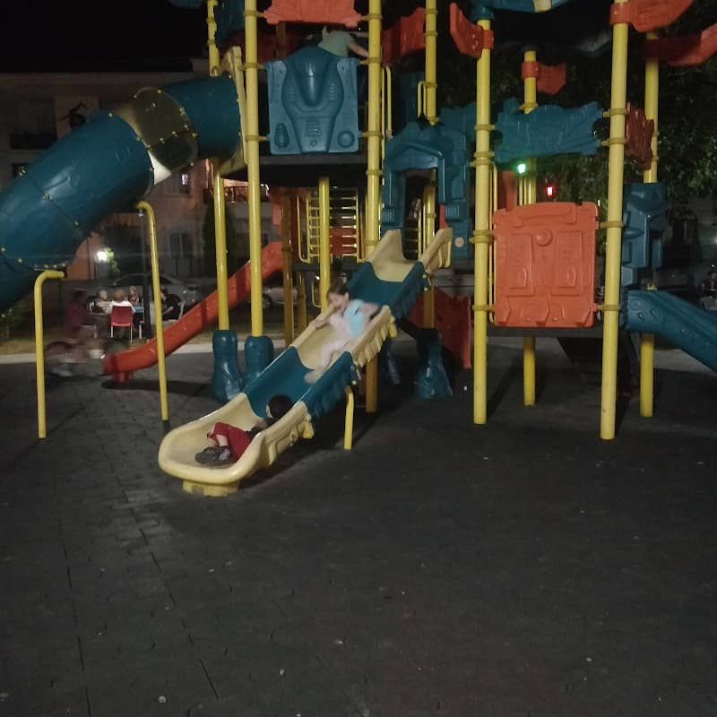 Tuzla Mahallesi Temalı Park - Image 2