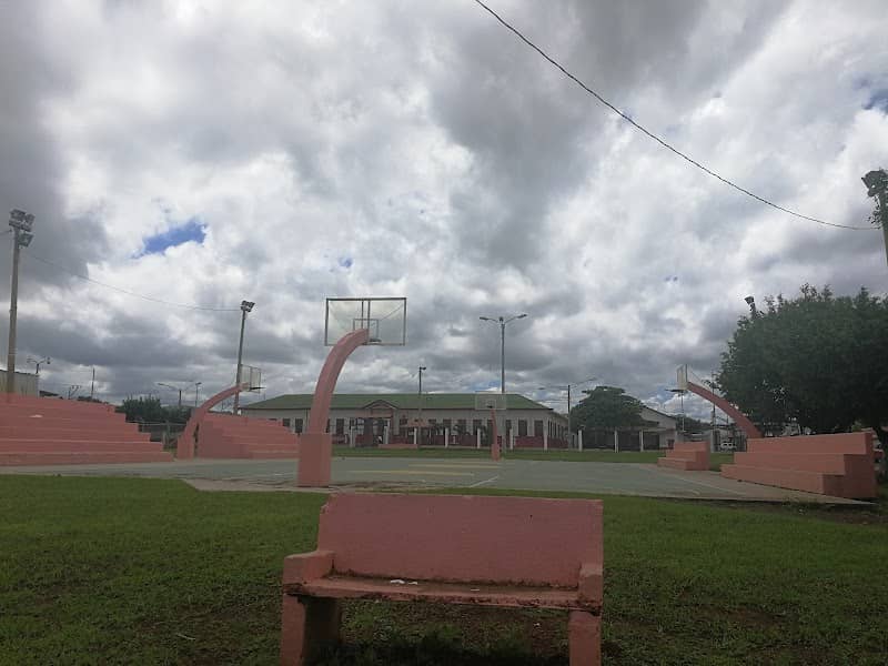 Colón Park - Image 1