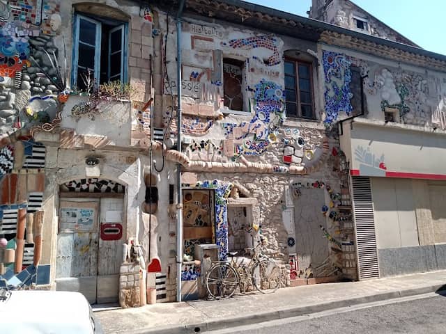 Mosaic building - Image 2