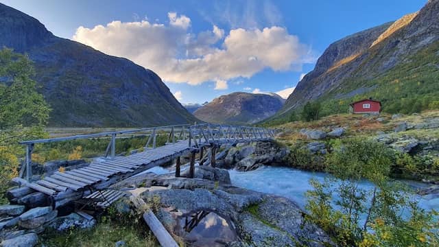 Small wooden bridge - Image 1