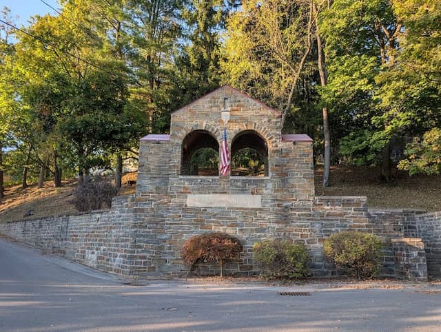 Grampian Hills Monument - Image 1
