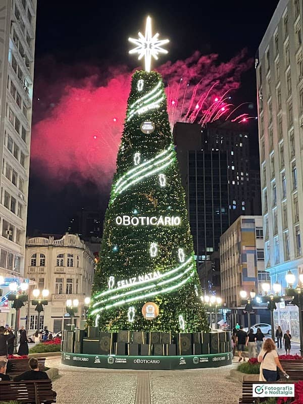 Árvore de Natal Calçadão XV de Novembro - Image 1