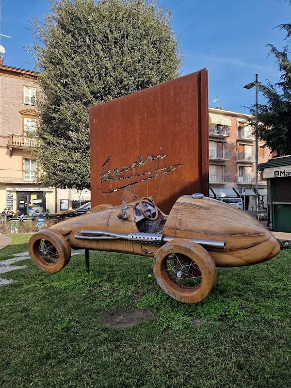 Signature of Enzo Ferrari, statue - Image 1