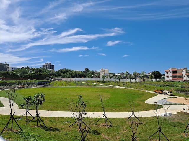 Longshan Pond Ecology Park - Image 2