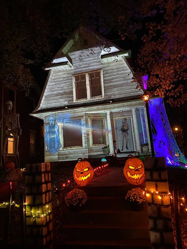 Draper Family Light Show - Image 1