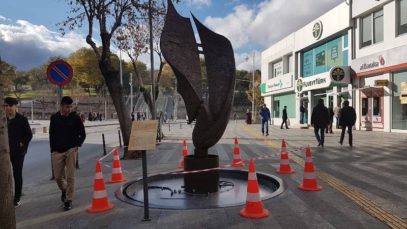 Mecmaul Bahreyn Anıtı - Image 2