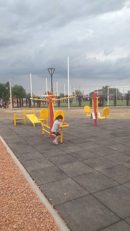 Plaza Amarilla - Image 1