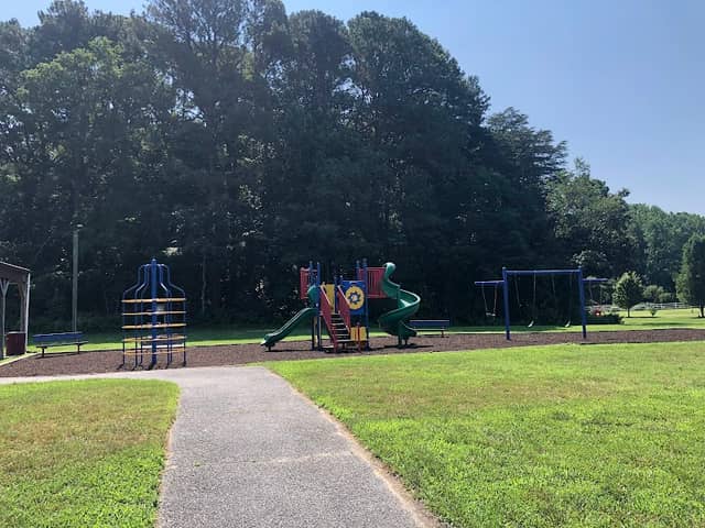 Riverview Pavilion and Playground - Image 1