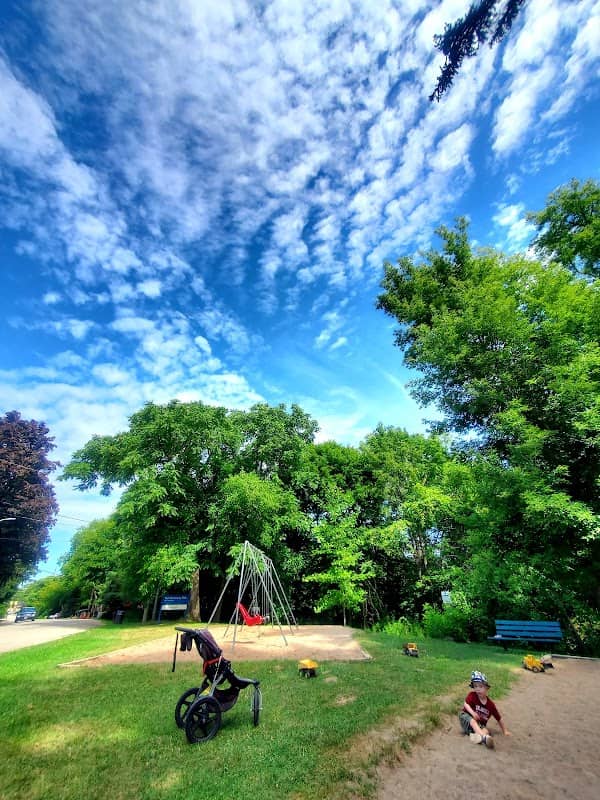 Teal Greenway Park - Image 1