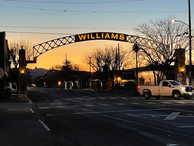 Williams welcome arch - Image 2