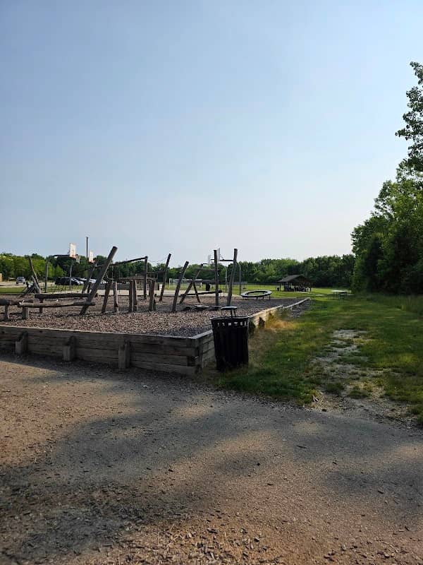 Riverside Park - Image 2
