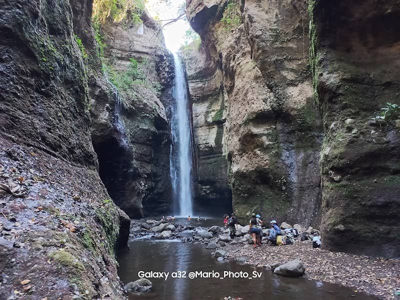 Cascada La Golondrinera - Image 1
