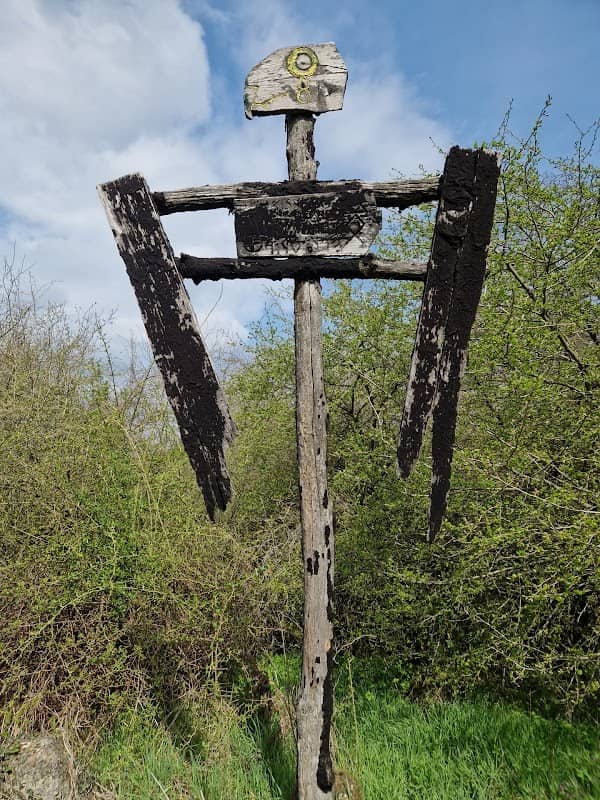Rovásírásos forrásjelölő Kopjafa - Image 1