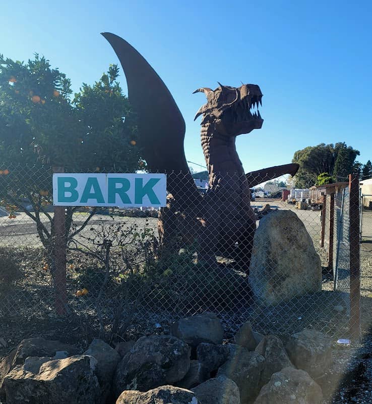 Large Dragon statue - Image 1