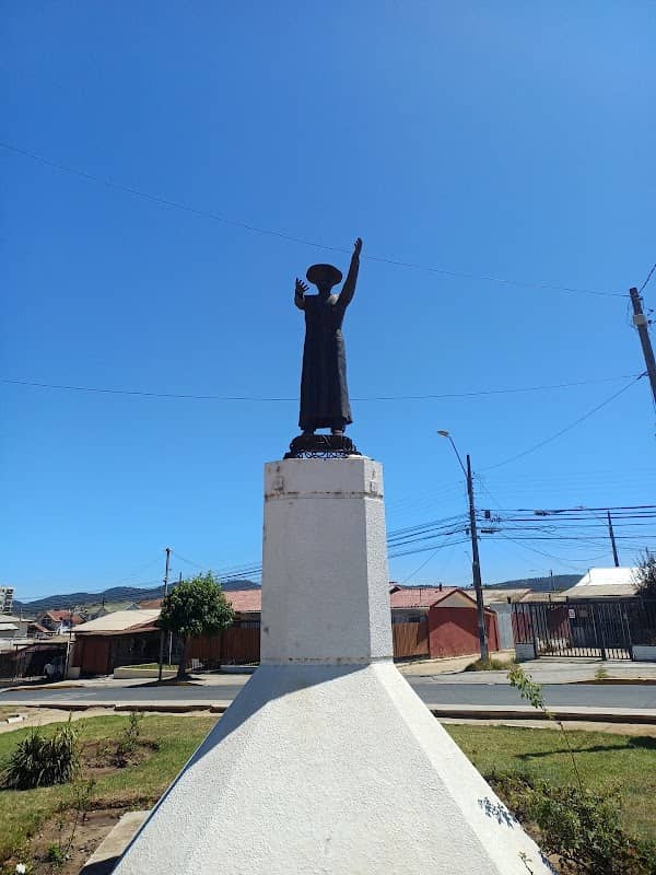 Monumento Padre Alberto Hurtado - Image 1