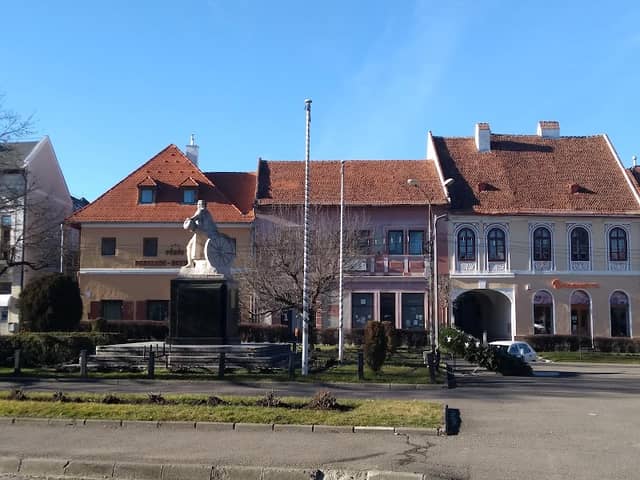 Hirességek csarnoka - Image 1