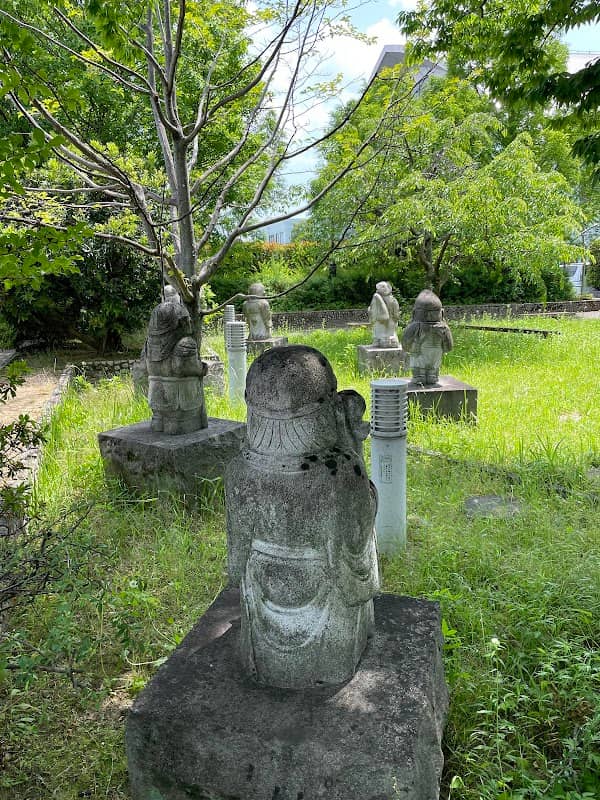 七福神石像 - Image 1