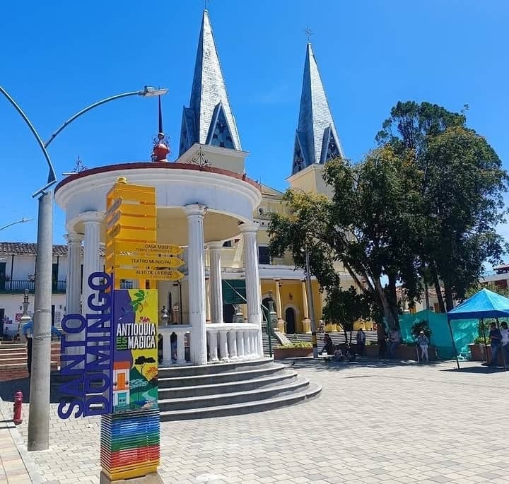 Kiosco Colonal. Monumento a los Músicos - Image 2