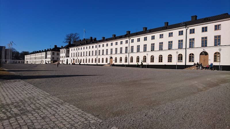 Karlbergs slottspark - Image 1
