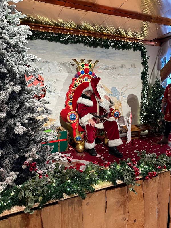 Santa House at Rochers-de-Naye - Image 1