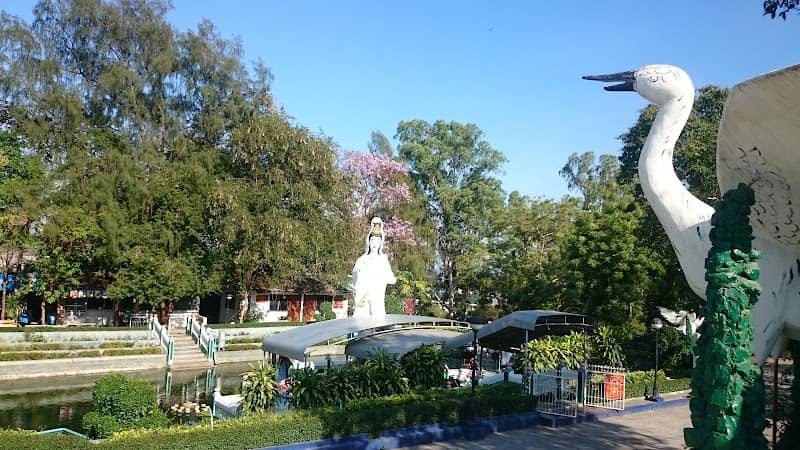 Chaloem Phra Kiat Park - Image 1