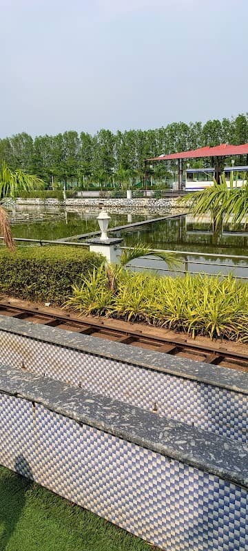 Pensioner's park - Image 1