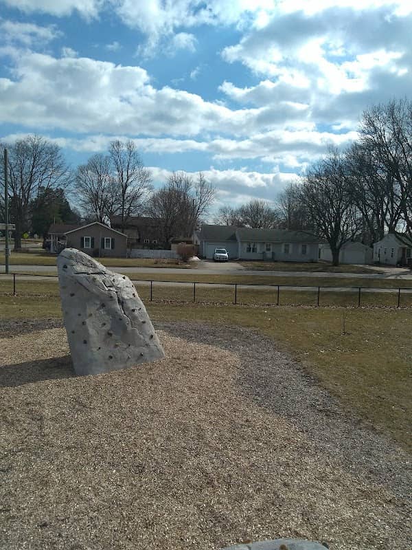 Aurora Park - Image 2