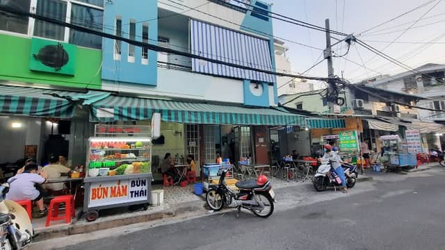 Nguyen Nhu Lam Food Street - Image 2