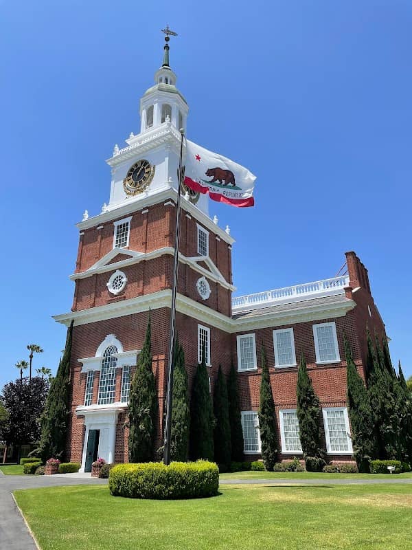 Knott's Berry Farm Independence Hall - Image 1