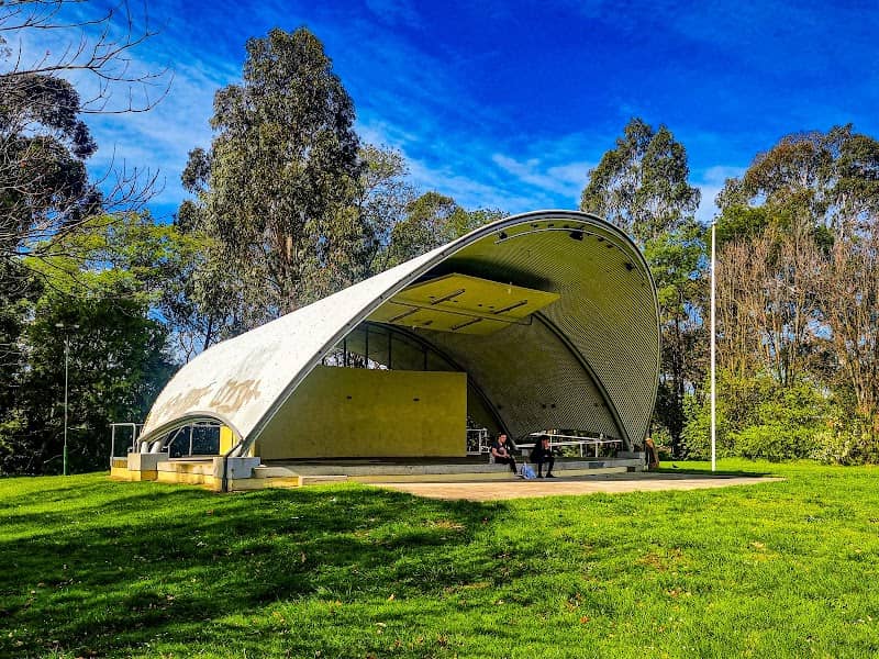 Victory Park - Image 1