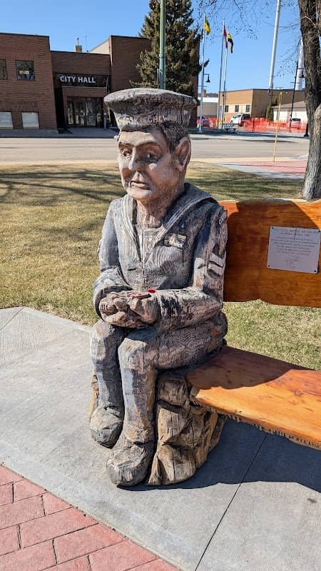 Estevan War Memorial - Image 2