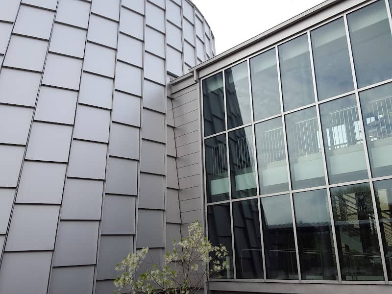 Maumus Center And Planetarium - Image 2