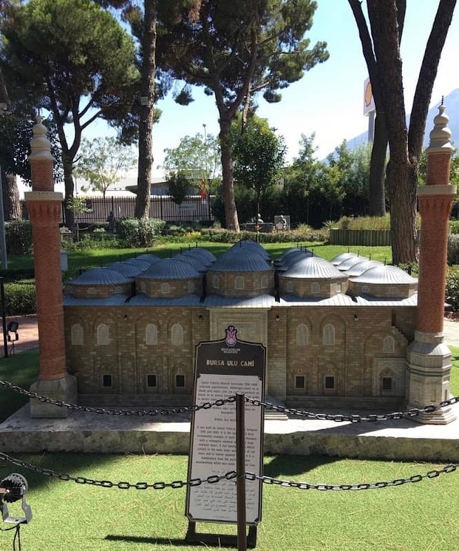 Manisa masal park - Image 1