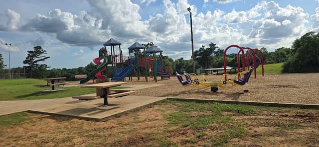 Lincoln Park - Image 2