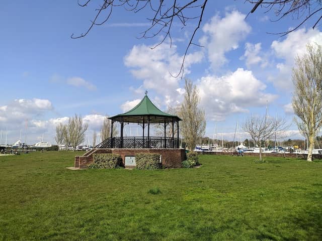 Bath Road Bandstand - Image 1