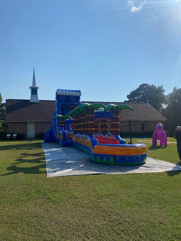 Air 'Em Up Inflatables LLC - Image 1