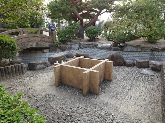 Momoyama Park - Image 1