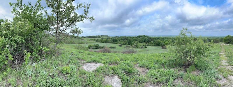 Overlook of valley - Image 1