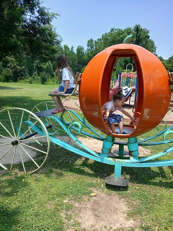 Granby Gardens Park - Image 2
