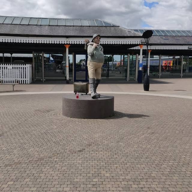 Jolly Fisherman Railway Statue - Image 1