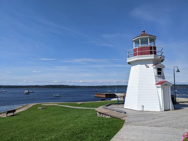 Renforth Lighthouse - Image 1