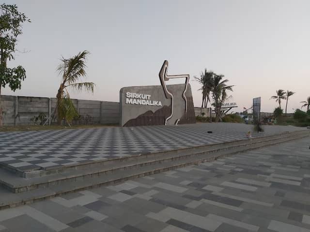 M hotel - Image 1