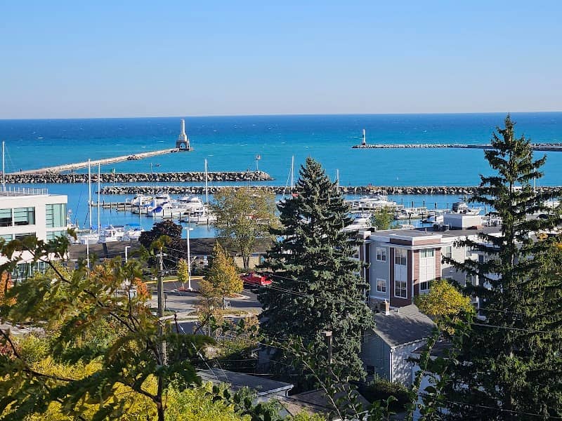 Port Washington Public Stairway - Image 2
