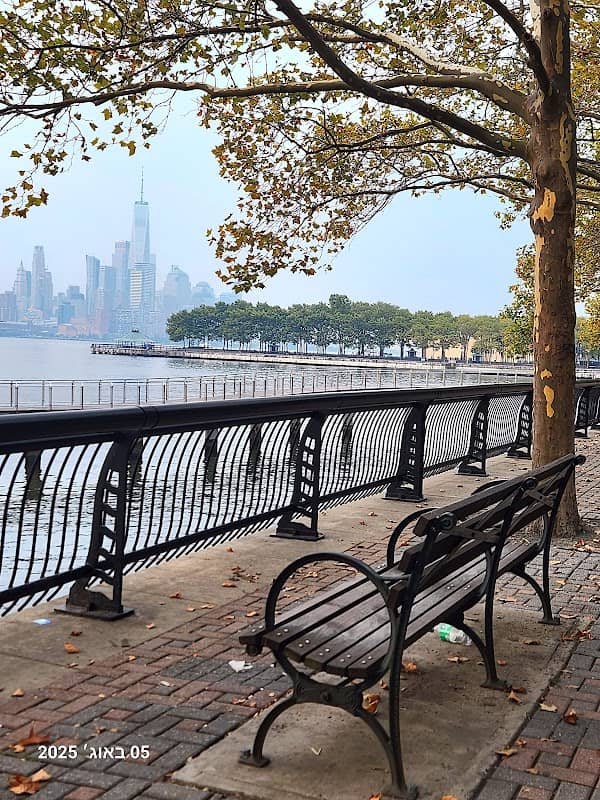 Hudson River Waterfront Walkway - Image 2