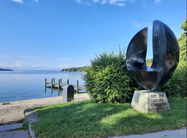 Dinard Starnberg Monument - Image 1