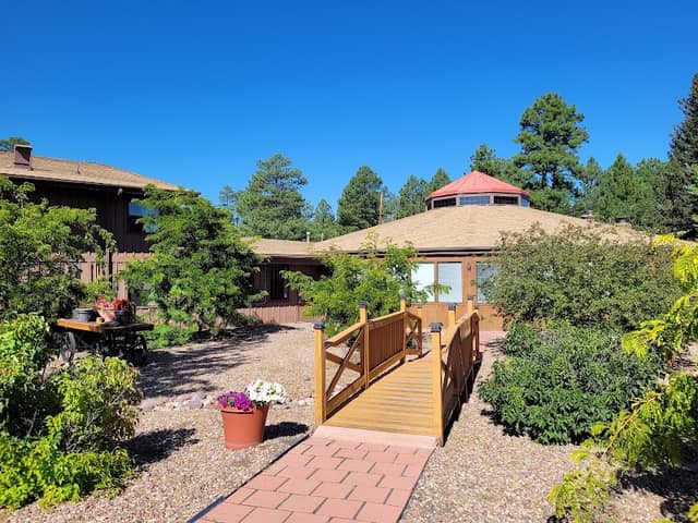 Roundhouse Resort - Image 2
