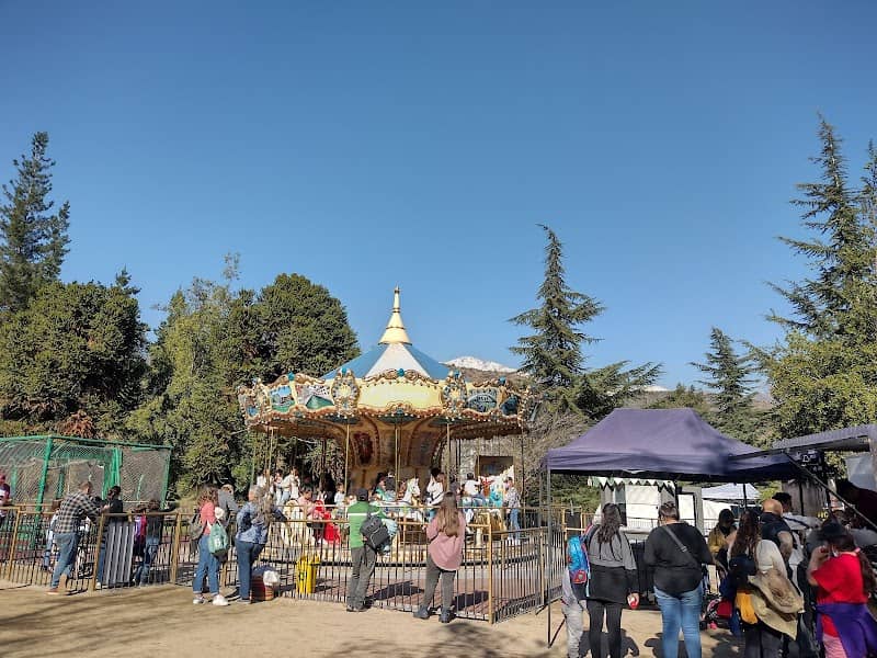 Las Rosas Park - Image 2