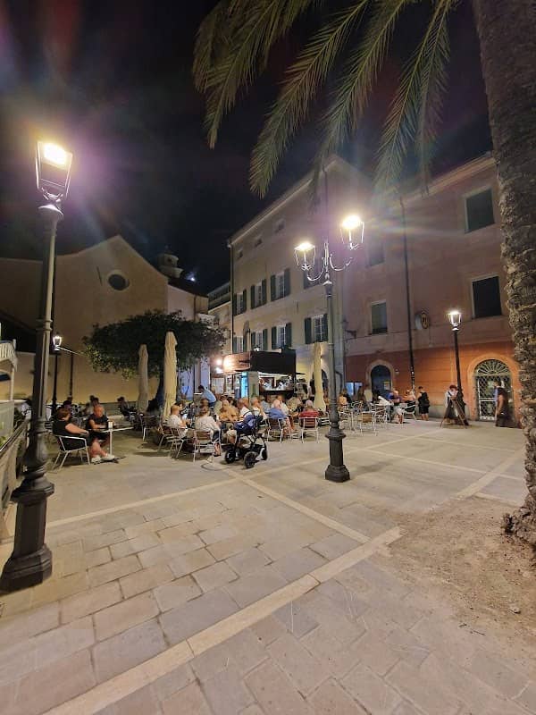 Piazza Airaldi e Durante - Image 1