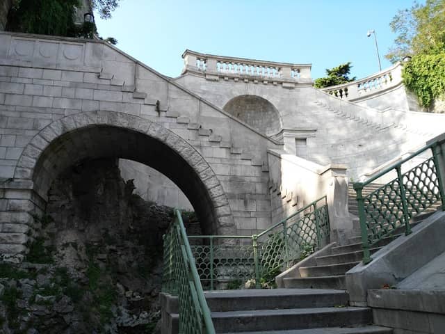Giants' Stairway - Image 3